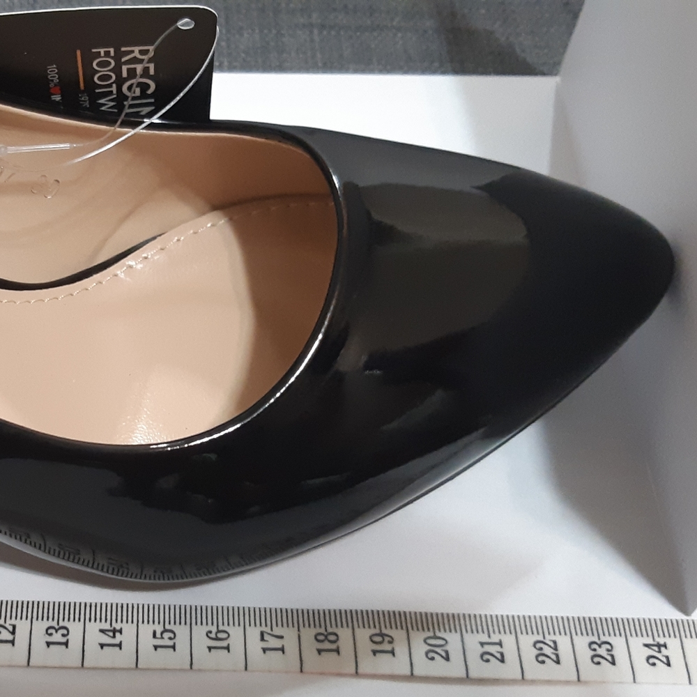 Patent leather pumps 2.5" - Picture 10 of 11